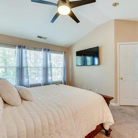 Charlotte Townhome With Deck 18 Mi To Downtown!